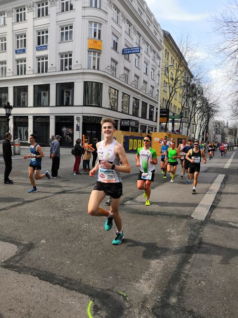 <f>Zu Laufbeginn</f> hatte Krippner noch gut lachen.