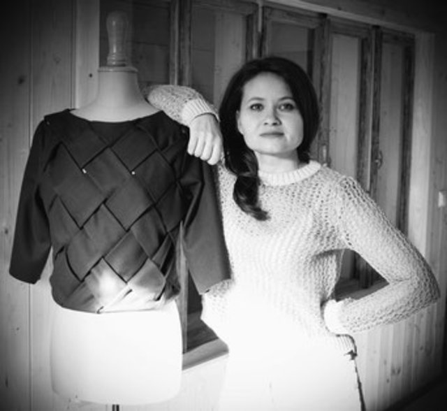 Die Modedesignerin Friedrun Natmessnig stellt Damenbekleidung aus Naturfasern her | Foto: Privat
