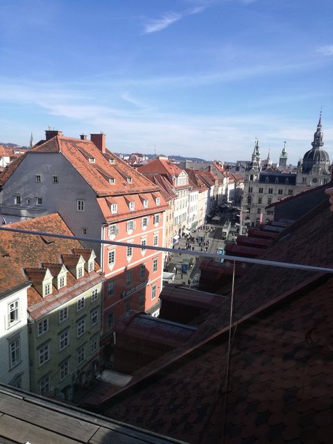 Ausblick auf den Hauptplatz und die Sackstraße. | Foto: Katharina Peyerl-Liedel