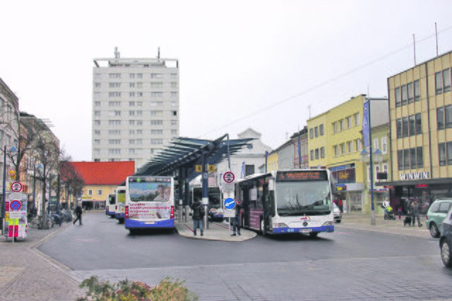 Das Tauziehen um eine Verlagerung der Drehscheibe vom Kaiser-Josef-Platz Richtung Bahnhof geht weiter. | Foto: Leitner