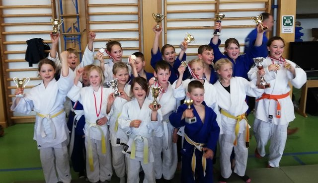 Medaillenregen für die Youngsters. | Foto: Judounion Hallein/Golling