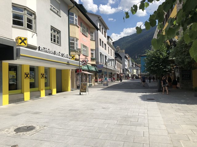 Die Malser Straß in der Landecker Innenstadt bleibt vorerst eine Begegnungszone.