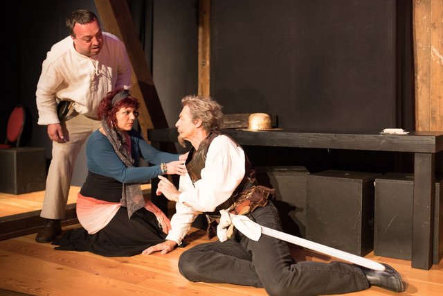 "Der Mann von La Mancha", Albecker Sommertheaterproduktion 2018: Dagmar Sickl (Aldonza), Charles Elkins (Don Quichote), Martin Leitner (Sancho Pansa) | Foto: Schlosstheater Albeck
