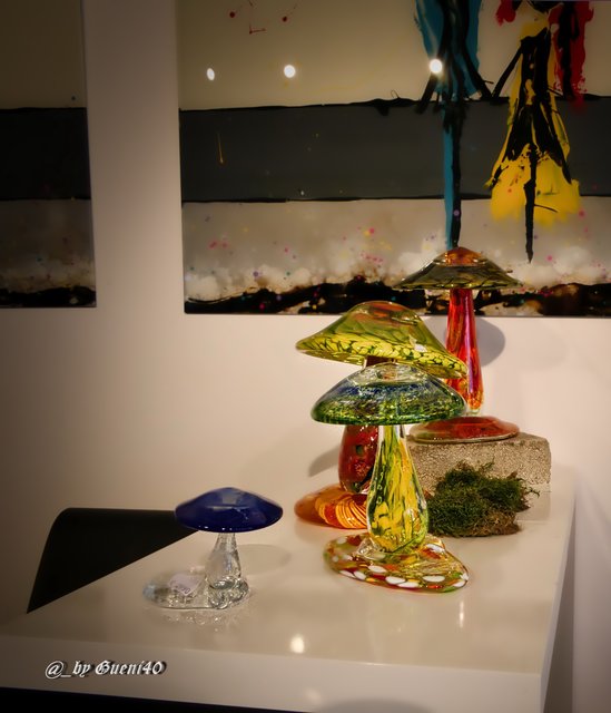 .........man hat gesehen,alles wird stilvoll gezeigt....