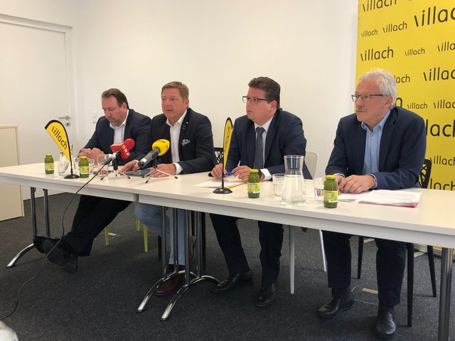 <f>Informierten in Villach</f>: StR. Erwin Baumann, Bgm. Günther Albel, StR. Christian Pober und Emil Pinter (v. li.)