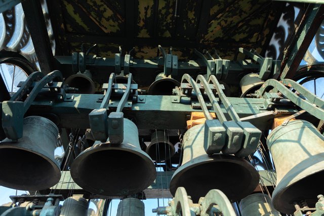 26 Glocken bringen das Glockenspiel zum Läuten.  | Foto: Jorj Konstantinov