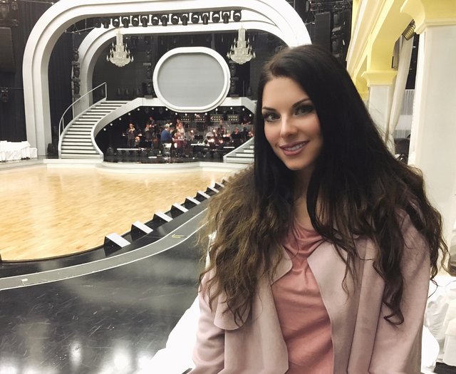 Die Matreier Sängerin Sara Koell (Sara De Blue) tritt am 26. Mai in der ORF Sendung “Dancing Stars” auf. | Foto: privat