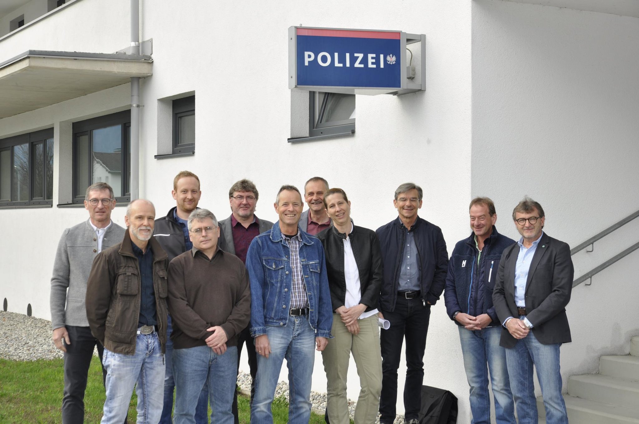 Friesach amerikaner kennenlernen. Kleinanzeigen partnersuche in judenau-baumgarten. Frauen aus treffen in friedberg. Frauen treffen weistrach. Niederndorf Sie sucht ihn markt in pichling bei kflach - Thiersee