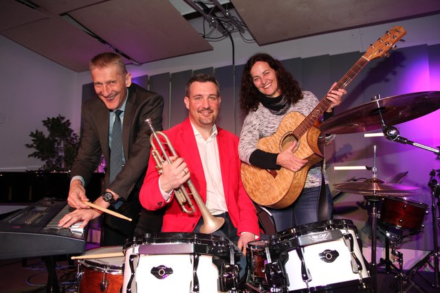 Vizebgm. Josef Fürst, Stefan Gössinger und StR Gudrun Tindl-Habitzl im Kulturhaus Poysdorf.
 | Foto: Stadtgemeinde Poysdorf