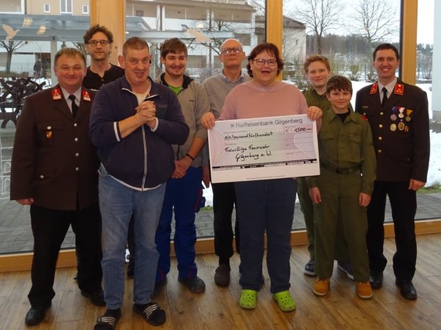 Die Freiwillige Feuerwehr Gilgenberg überbrachte der Lebenshilfe Braunau eine großzügige Spende.  | Foto: FF Gilgenberg