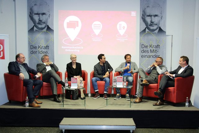 Am Podiu v.l.: Roland Murauer, Georg Horacek, Claudia Schossleitner, Noah Kramer, Jörg Tichy, Gerald Hartl und Thomas Kramesberger. | Foto: Fotos: eventfoto/Maringer