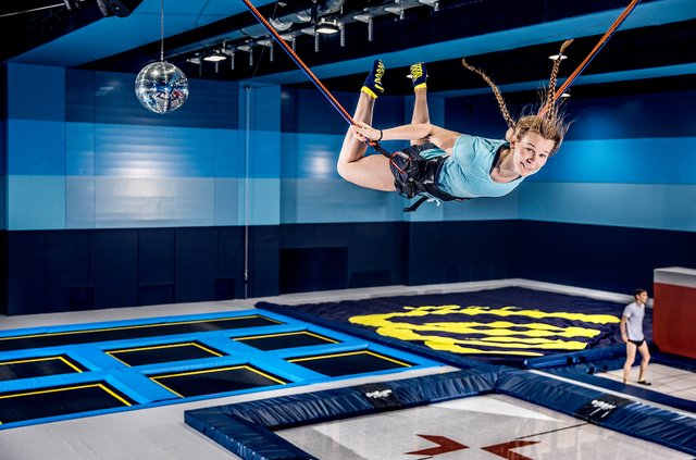Trampolin und mehr: Indoor-Erlebniswelt eröffnet in Völs - Westliches ...