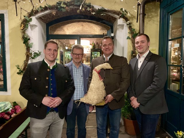 FPÖ-Stammtisch in Leoben: LAbg. Marco Triller, Bundesrat Gerd Krusche, EU-Abgeordneter Georg Mayer, Vizebürgermeister Daniel Geiger (v.l.).