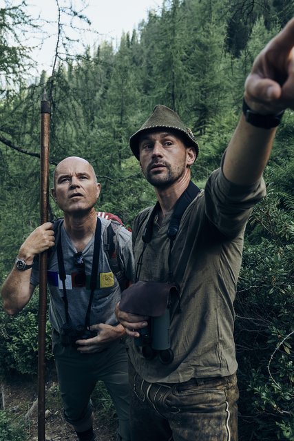 Gemeinsam auf der Pirsch, Obauer und Burgstaller begleiteten sich gegenseitig in Wald und Küche. | Foto: Armin Walcher