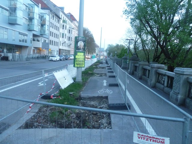 Die südliche Hälfte vom Kaiser-Franz-Josef-Kai mit Blickrichtung Süden...