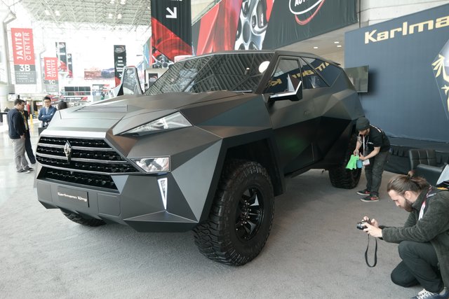 Russische Oligarchen und arabische Ölscheichs sollen dem Vernehmen nach die angepeilte Kundschaft des nur in zwölf Exemplaren produzierten Mammuts sein. | Foto: © Rudolf Huber / mid / trd mobil