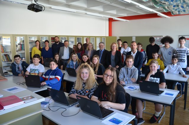 &lt;f&gt;Leonding wird digital:&lt;/f&gt; Die Kinder waren beim Workshop mit jeder Menge Begeisterung und Ehrgeiz dabei.  | Foto: Stadtarchiv Leonding