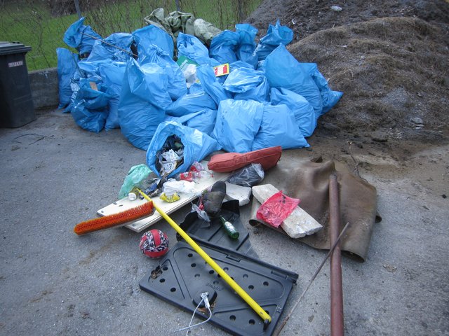 Rund 700 Kilogramm Müll und 22 Kilogramm Eisenschrott wurden bei der Aktion "Sauberes Landeck" gesammelt.