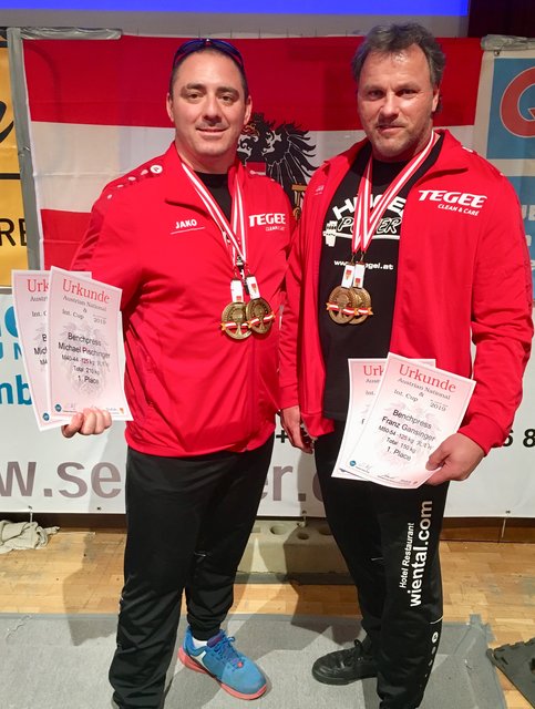 Freudestrahlend: die erfolgreichen Kraftsportler Gansinger und Pischinger. | Foto: zVg