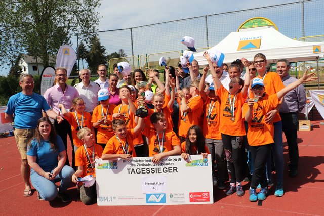 Jubel bei der 4c Premstätten, die Schüler gewinnen den Bezirksentscheid der  Kindersicherheitsolympiade. | Foto: Edith Ertl