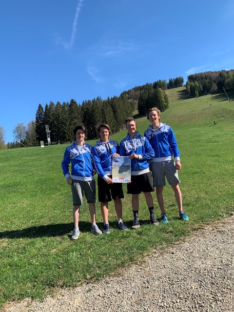 Vor der Wand: Claudio Wegerer, Florian Koch, Matteo Fleischmann und Maximilian Frank – das verantwortliche Projektteam. | Foto: TZW