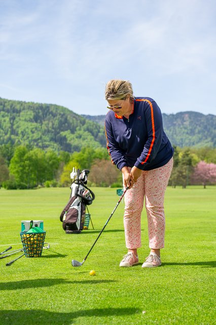 So gehts: Die Ex-Proette Natascha Großschädl-Fink zeigt es vor. | Foto: Foto Jörgler
