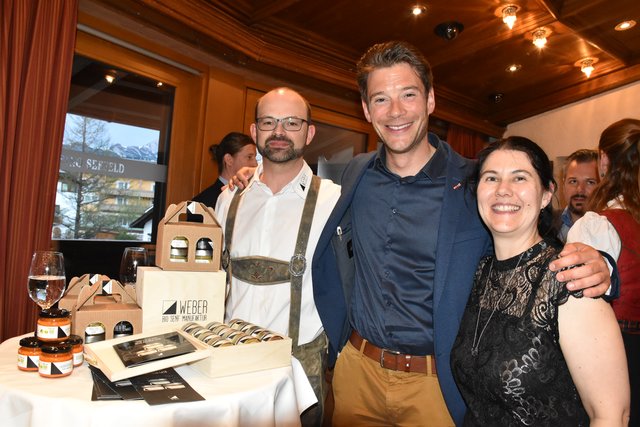 Thomas Weber, Stefan Wanner und Damaris Wolfger mit den Weber-Senfen