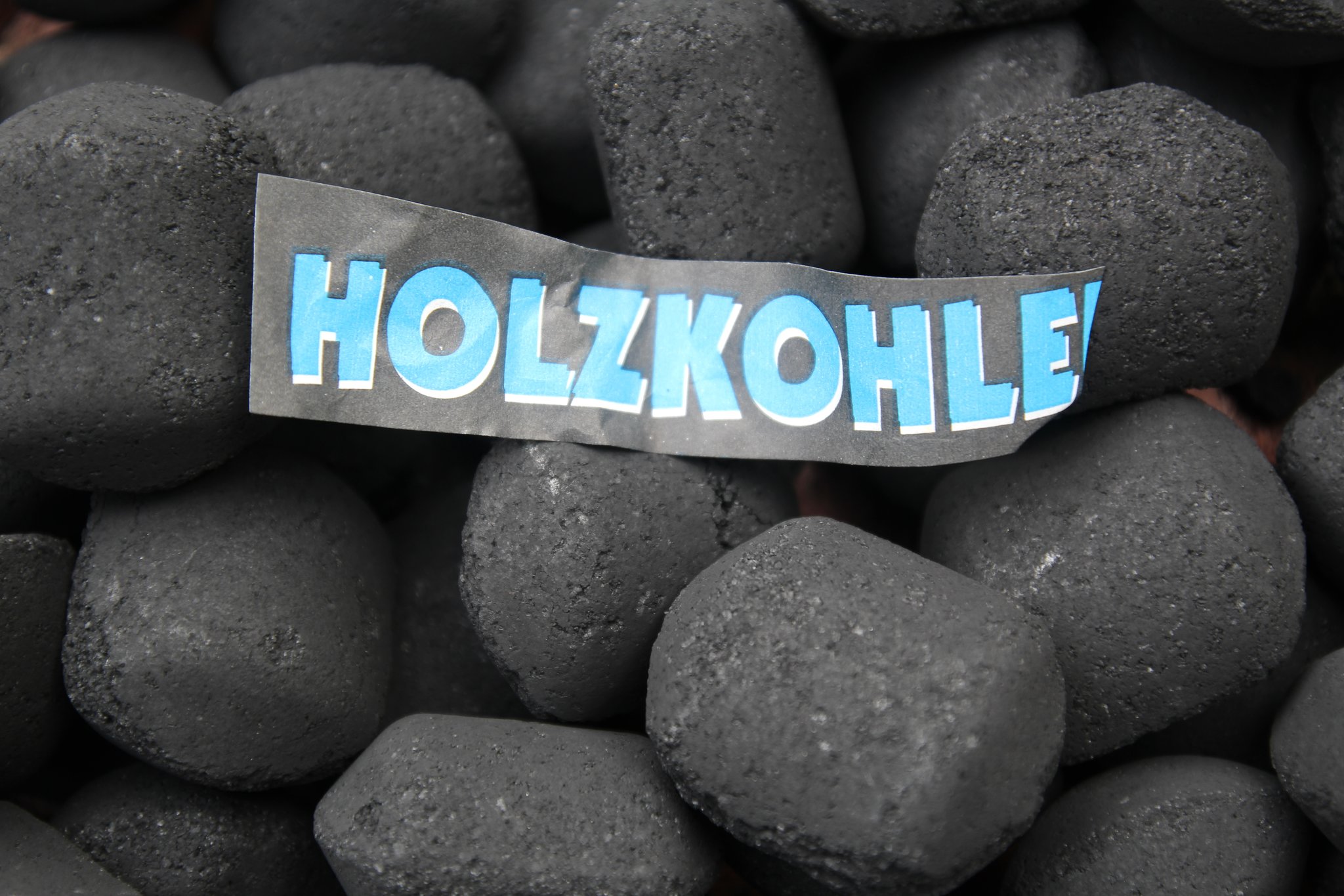 Wie entsteht eigentlich Holzkohle? - Horn