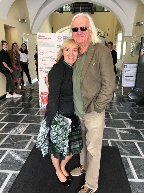 Vizebgm. Helga Sams mit ihrem Henry. | Foto: Gady