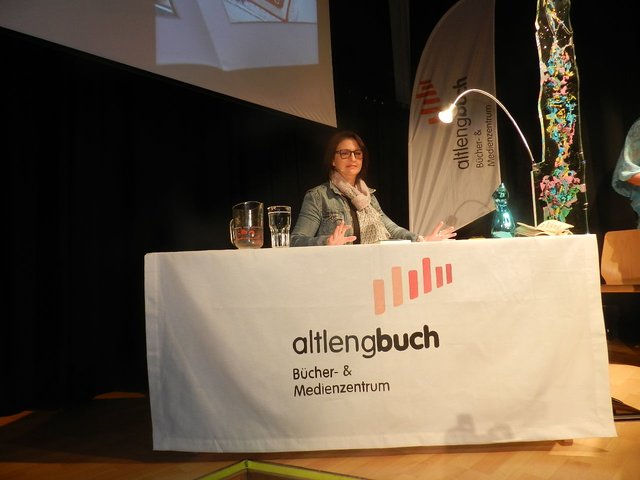 Beate Maxian ( Lass aus Ihren Buch9
" Mord im Hotel   Sacher "