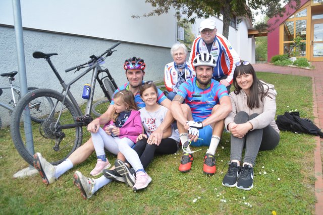 Familie Plank beim gemeinsamen Foto nach dem Rennen.