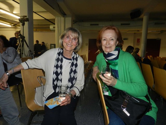 Marigt Pum, Dr Heidi Paarer
Unterhalten sich über Neuerscheinungen