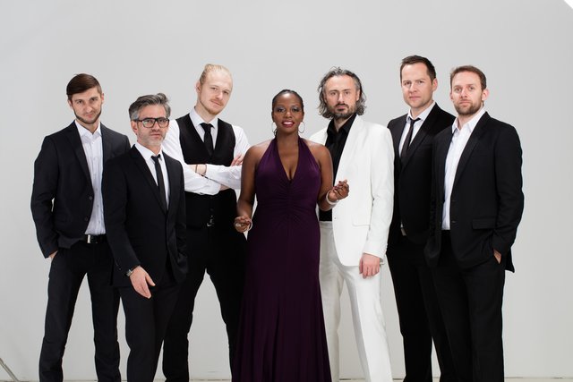 Die Soul- und Funkband Bigtime will mit Vocalistin Rachelle Jeanty die Tanzfläche im Welser Schl8hof zum Beben bringen.