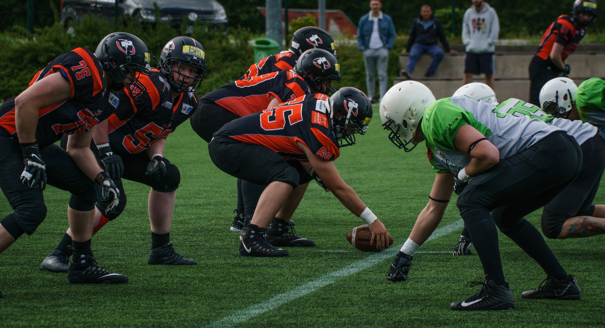 American Football Hammers schlagen Eagles mit 350 mit VIDEO Schwaz