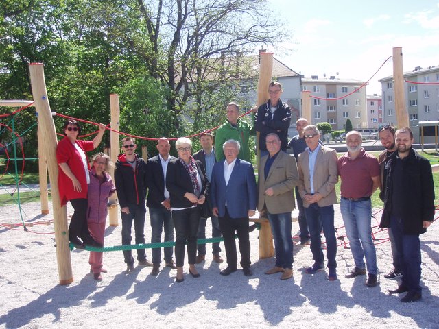 Eröffnungsfeier für den neuen Motorikpark am Schafferhofergarten-Gelände. Mit dabei waren Vertreter aller Fraktionen.