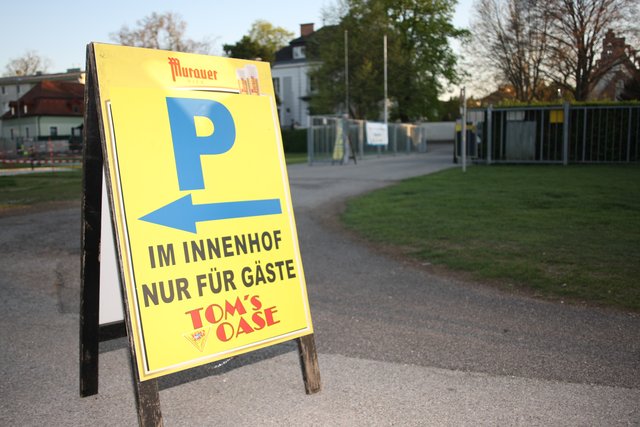 Parkplätze gibt's, aber leider nicht allzu viele.