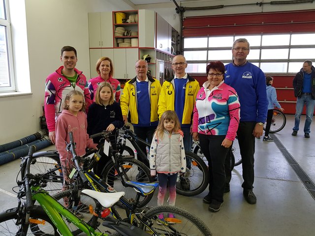 Mit seinem Radbasar startet der Radclub in Randegg in die Saison.