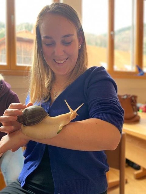 Tiergestütztes Arbeiten mit Achatschnecken in Gaming. | Foto: Bildungszentrum Gaming