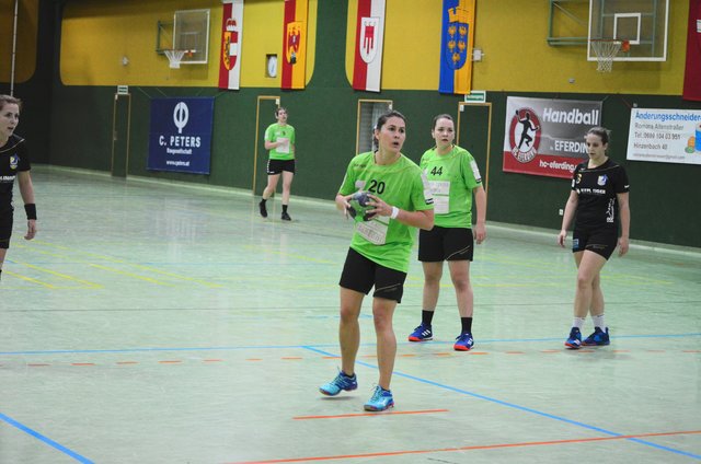 Magdalena Nowsdad beim 7m | Foto: Handballclub Eferding