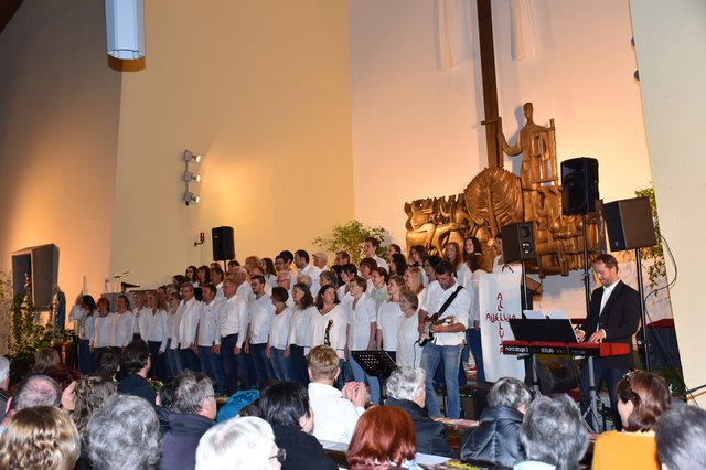 Der Popchor Tirol begeisterte in der Pfarrkirche Ötztal Bahnhof.