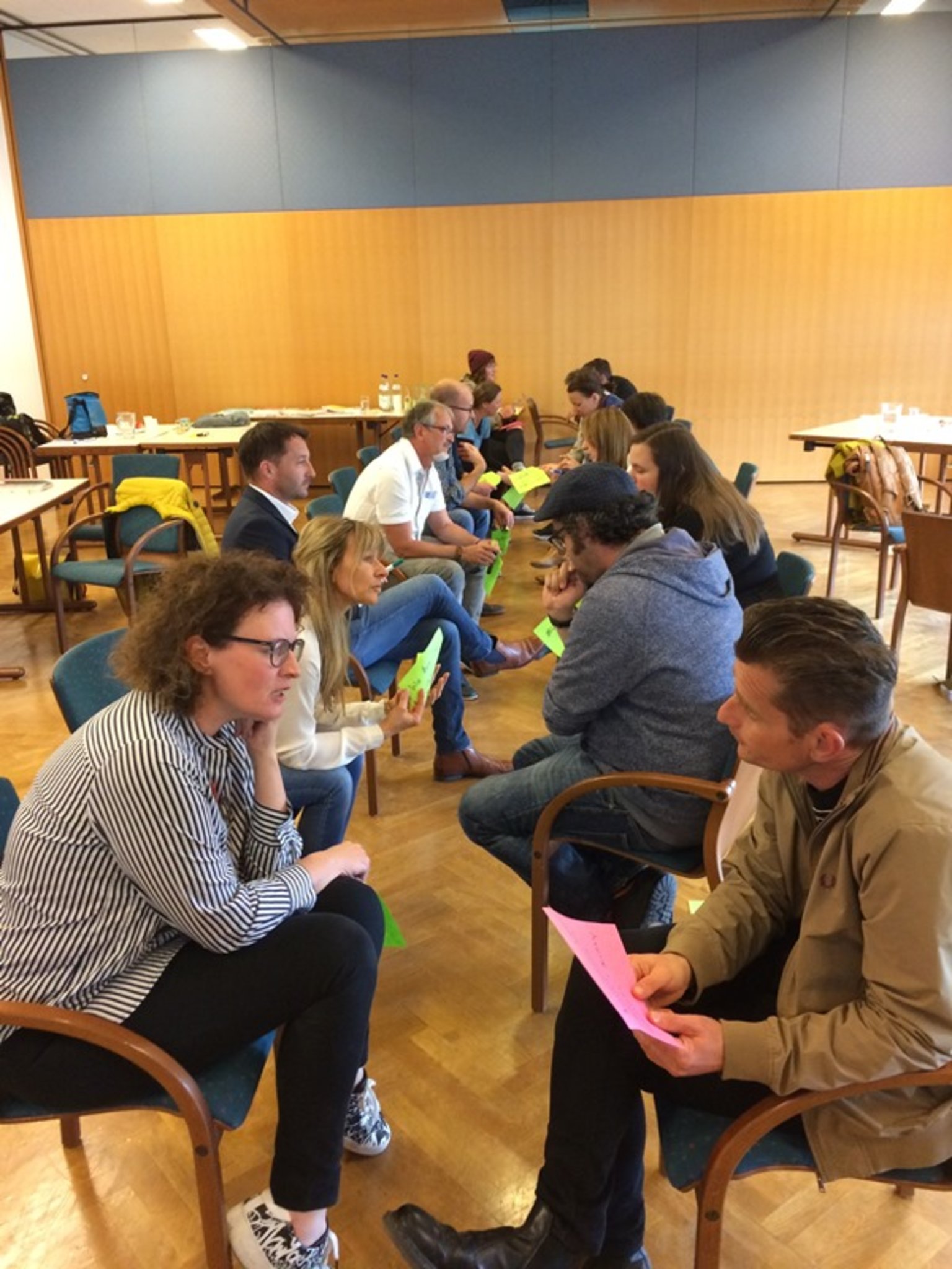 Das fnfte Treffen des Jugendnetzwerks Oststeiermark in Weiz vereinte Speed-Dating mit politischer Bildung. Jugendnetzwerk Oststeiermark: Speed-Dating mal anders