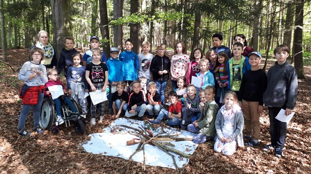 Die Kinder der Volksschule Groß St. Florian hatten viel Spaß bei einem außerordentlichen Projekt zum Tag des Waldes.