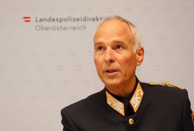 Goldgruber pries die neue Polizeischule in Wels als Erfolg. | Foto: LPD OÖ