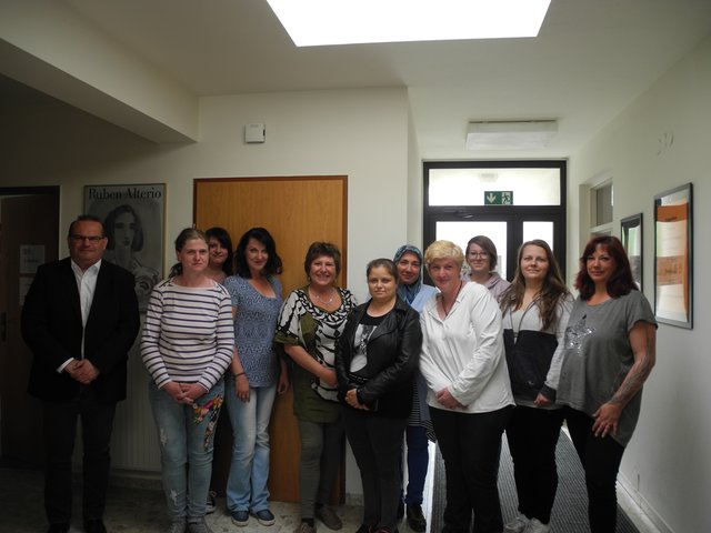 Robert Schmidt, Kursleiterin Angela Reininger, Sarka Benischek, Marlies Greiner, Pavlina Dolejsova, Janine Fasching, Fadime Seyman, Manuela Eigl, Melanie Pichler, Alexandra Krammer und Raziye Cetin. | Foto: NÖGKK