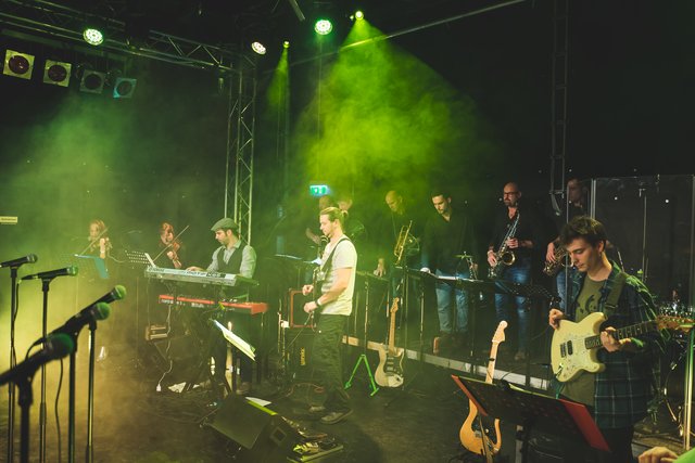 Die KlangKasten Band gibt alles