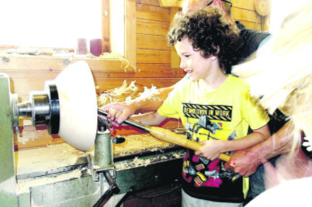 Der Verein „netzWerk-handWerk“ startete das Kinder- und Jugendprojekt „Expedition Handwerk“. Damit soll jungen Menschen das Handwerk nähergebracht werden.