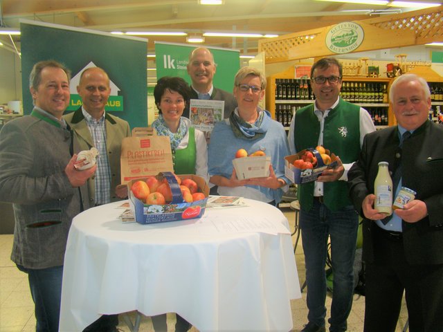 In der WOCHE der Landwirtschaft gehen die Initiatioren einen gemeinsamen Weg mit den Konsumenten, um Plastik weitestgehend zu vermeiden. | Foto: KK