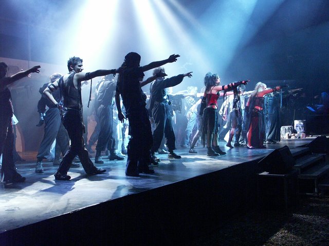 Die KlangKasten-Bühne wird heuer durch die Lichttechnik in ein besonderes Licht gerückt.  | Foto: KlangKasten