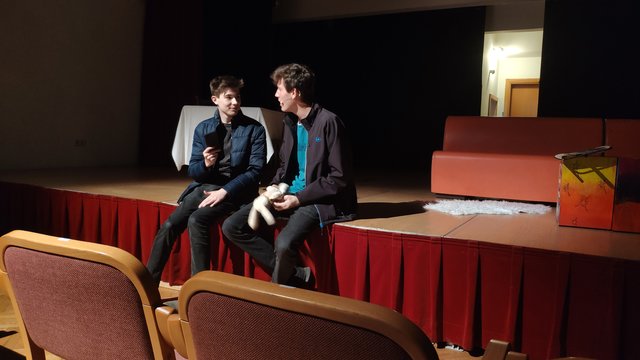 Young Actors Company brachte "Simple" auf die Bühne des Bisamberger Festsaales. | Foto: Young Actors Company
