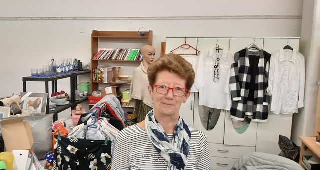 Flohmarkt, Puntigam, Graz, Flohmarktcenter-Amon, Eingang Rückseite oder über die große Rampe und mit dem Lift nach unten fahren, EKZ Puntigam